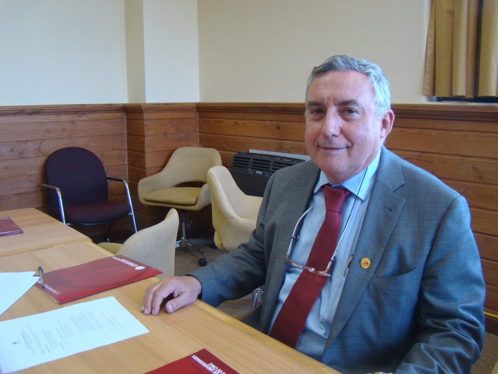 2f4e552d638dc78e77d3d5a128eaa4d7 8b9