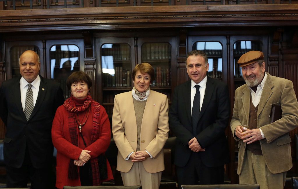 dd8717d03149543c5feef7a66595fa19 e4b