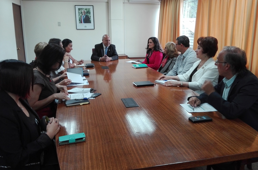 33702fafe493ac4046540634dd269336 ca4