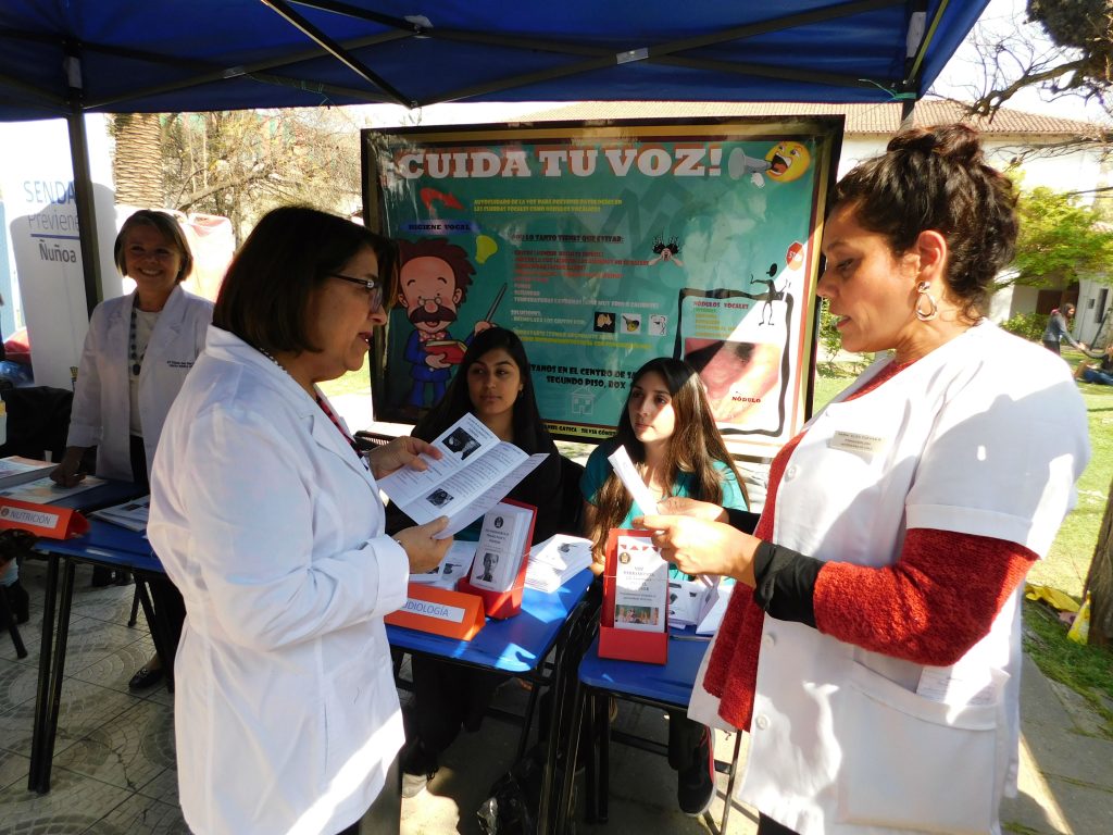 Activa participación de la comunidad universitaria y visita de autoridades tuvo la Feria de Salud UMCE e5cecf529da8f09a63b96472a35c25c9 3e9
