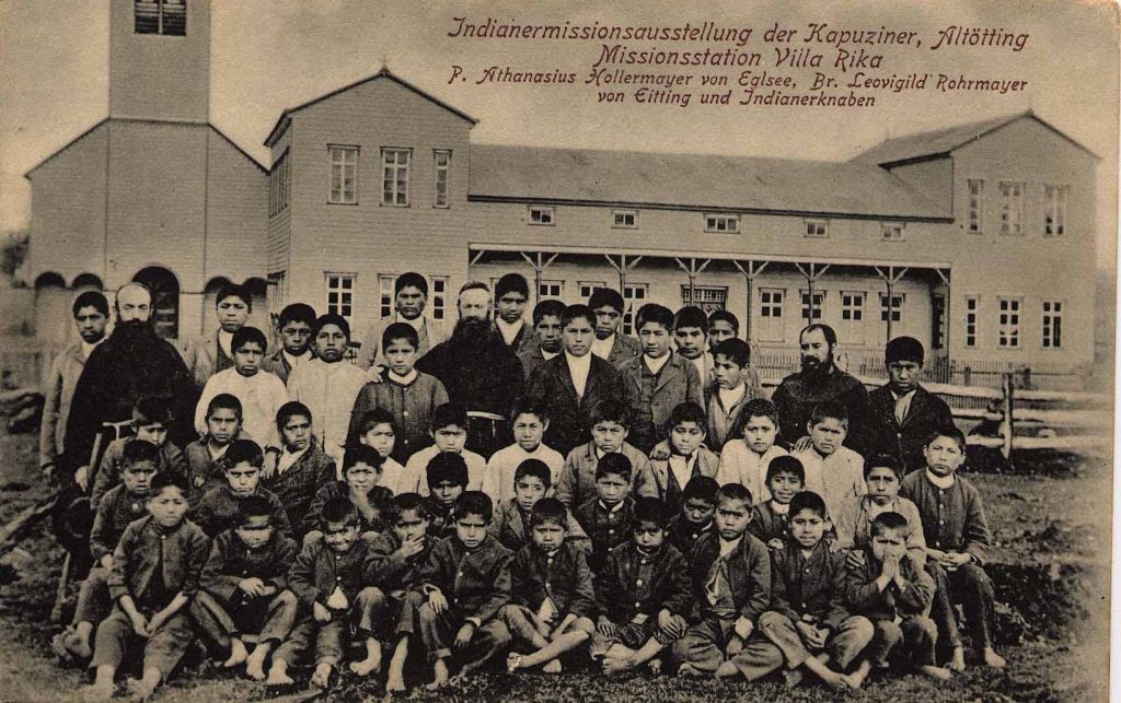 Columna: Contra la violencia epistémica: a favor de una ética intercultural en educación Imagen / Escuela misionera de Athanasius Hollermayer, Villa Rica