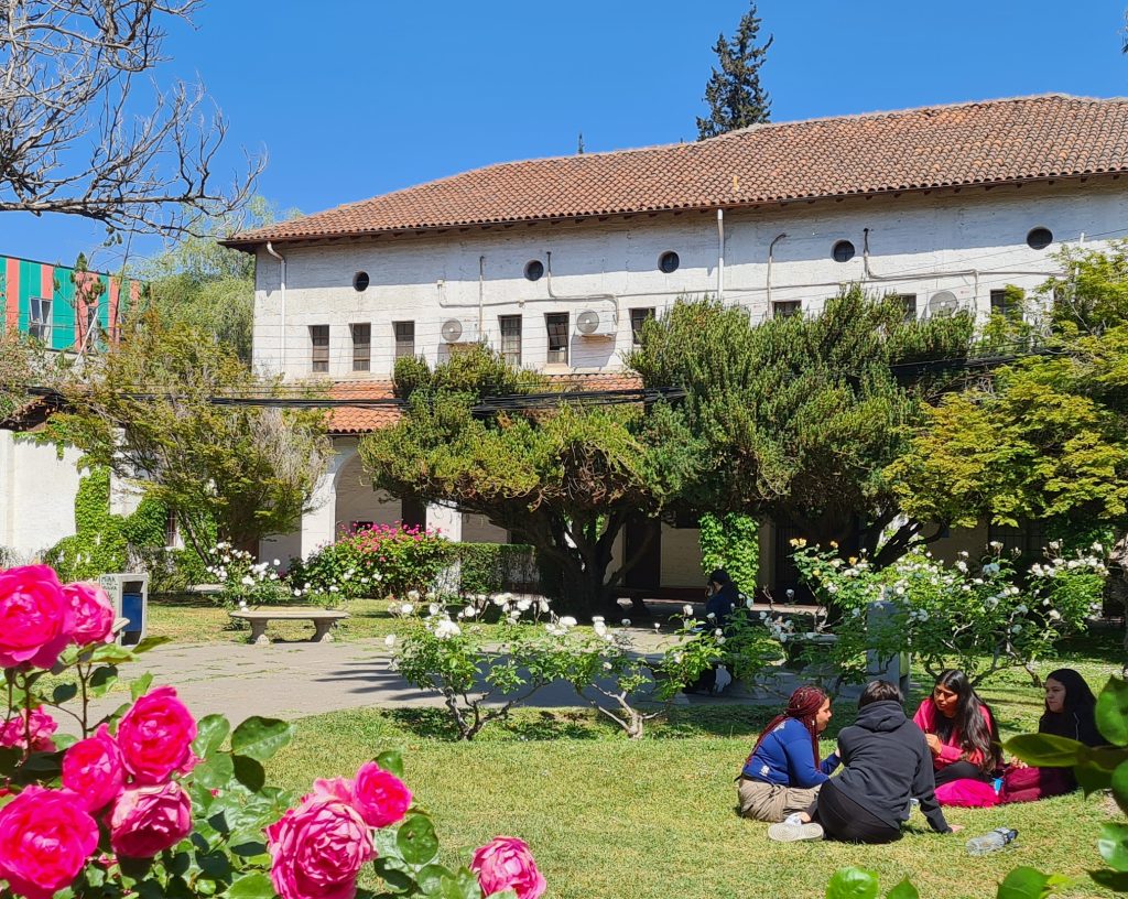 Académica y titulada del Depto. de Artes Visuales se adjudican proyecto Fondart sobre patrimonio y memoria del Instituto Pedagógico 6afcb81dc4479f2853a8a61fc938d885 a59
