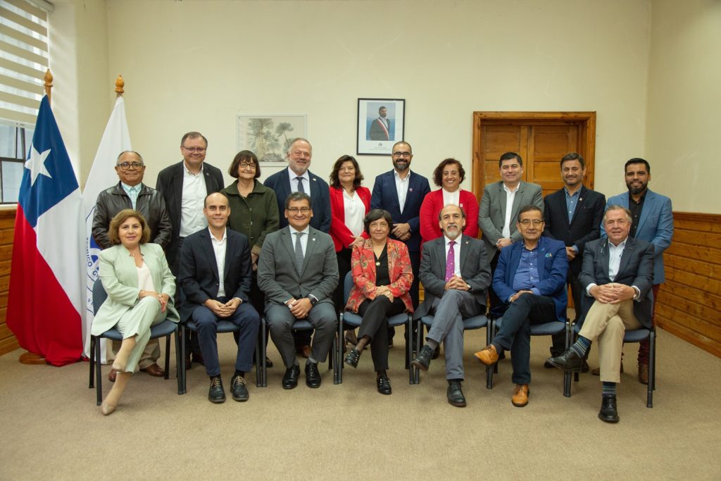 Universidades del Estado y nuevo subsecretario de Educación Superior abordan desafíos en financiamiento y trabajo en conjunto c801c9dcde2b6ec1ea0f408390cbe7ac 6ea