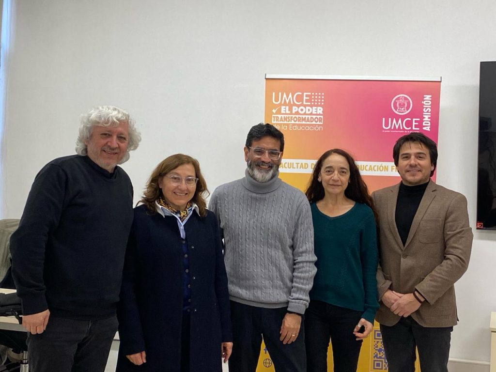 Licenciatura en Educación y Pedagogía en Artes Escénicas con mención en danza o teatro de la UMCE firma protocolo de inicio de proceso de autoevaluación con miras a su acreditación fdc2f764cb7f3c78b484ffd83aea24e2 9a1