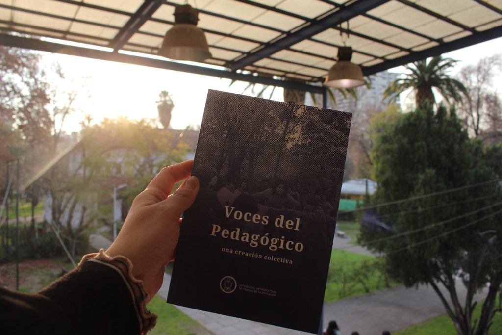Emotivo lanzamiento de libro "Voces del Pedagógico" 2303540448297f4c7c83b9f19ccfdd2e 2e2