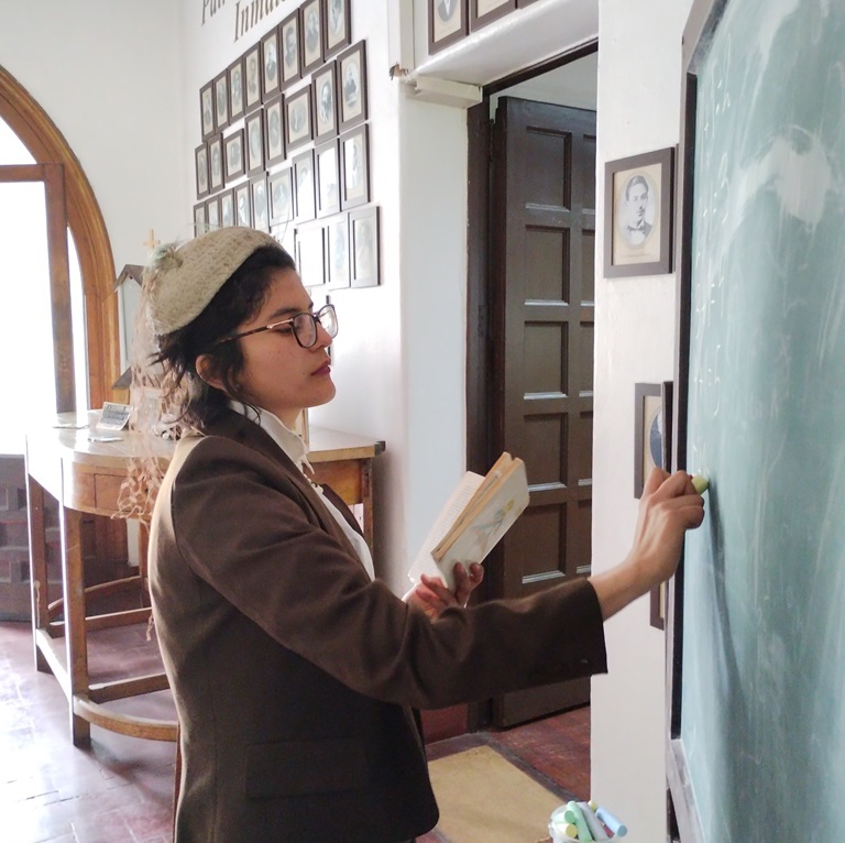 92c17923af0fe915fbb205b0e8b3cb7b 37a