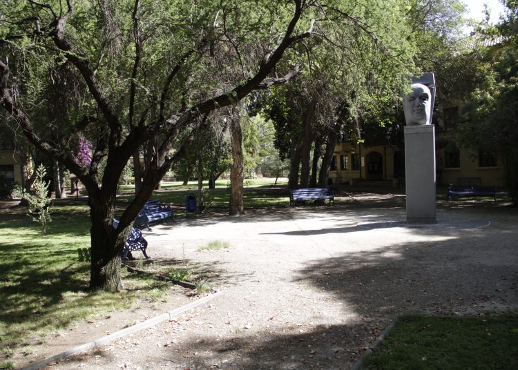 Plaza01