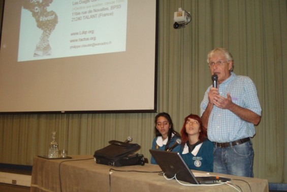 Impulsor de producción de libros táctiles para niños con discapacidad visual presentó conferencia en la UMCE e1a325047b148c9441be2b14c42dc196 40b
