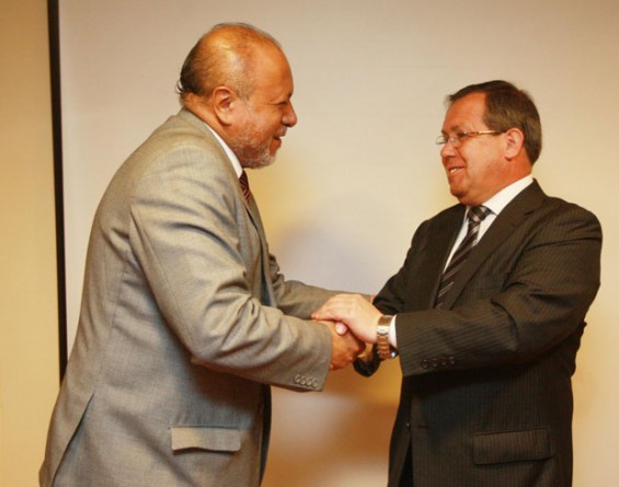 UMCE y Municipalidad de La Granja firman convenio de colaboración 3a4499a4c30d6f082d254099c90f2c24 26e