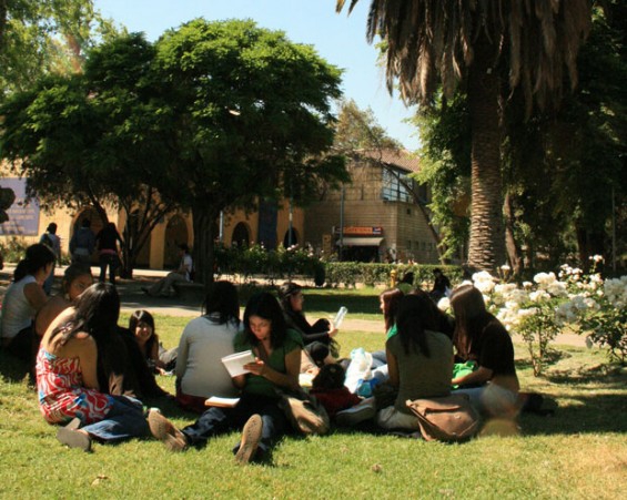 UMCE organiza nuevo Salón del Postulante para orientar a estudiantes 8462850dbb62c4bd159ee1ad55df6950 171