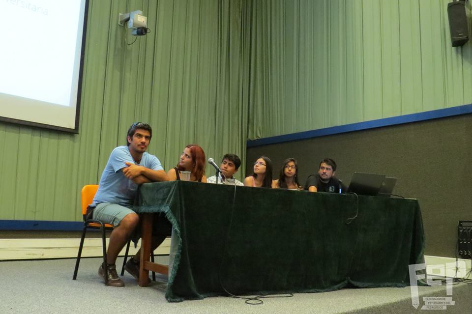 Mesa Ejecutiva FEP 2015 se reúne con nuevos estudiantes de la UMCE a60f95e6048a6076bc6ca88177633fab eb6