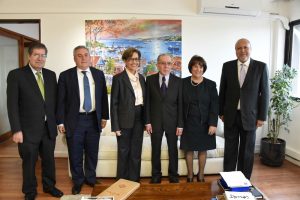 ed0b0c31c412f7d67bd39119503bb394 76c