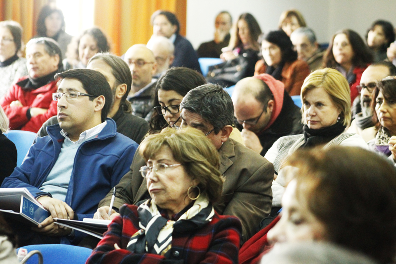 UMCE &mdash; RostrosPortadas 162