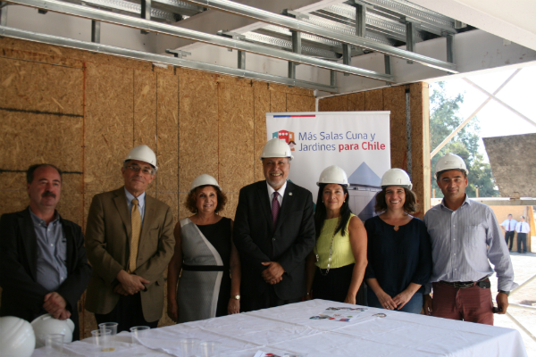 Autoridades visitan en terreno avance de la construcción de nuevo jardín infantil y sala cuna JUNJI en Campus Joaquín Cabezas UMCE — jardin1 45f