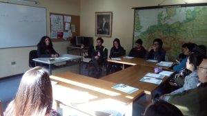 COORDINADORA DE BECAS VISITA EL DEPARTAMENTO DE ALEMÁN