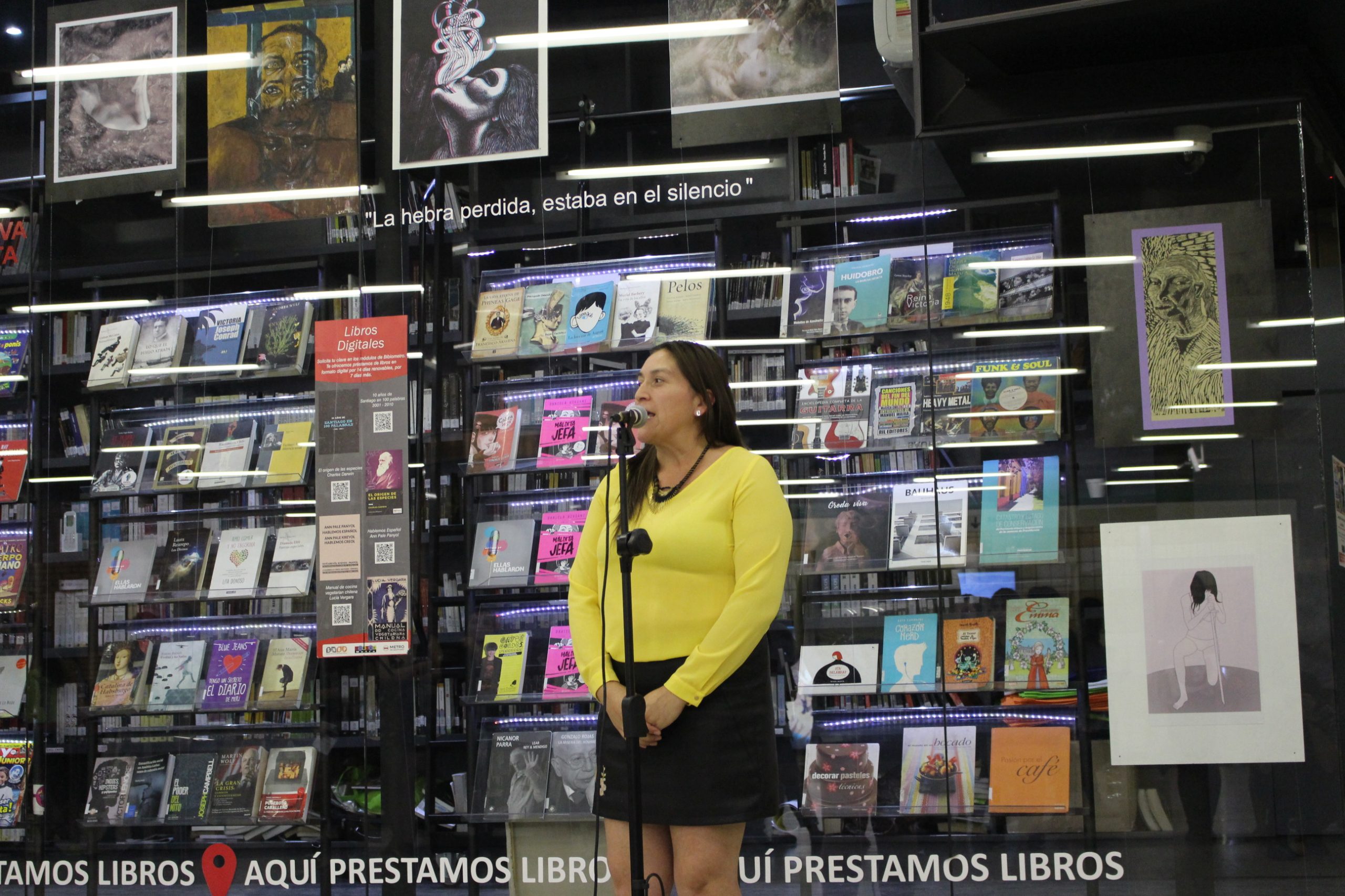 Exponen obras feministas de estudiantes del Departamento de Artes Visuales en Bibliometro UMCE — IMG 4941 80c scaled