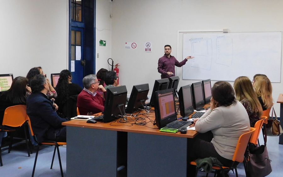 Plataforma Ucampus avanza en acciones de capacitación para su implementación en la UMCE 5ab5f3ef52124607dce4f7d58cc51736 ddc