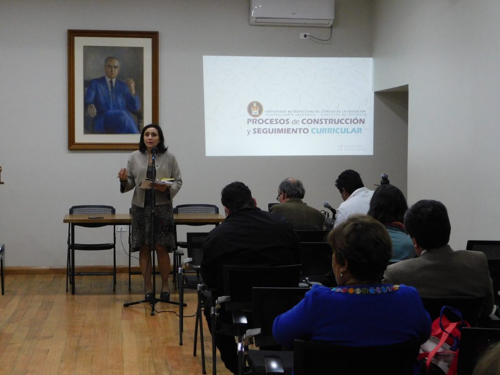 Académicos/as con grado de Doctor/a interesados/as en postular a la UMCE participan en reunión informativa 5d18fcc90da16863a31da1ea13668cb8 512