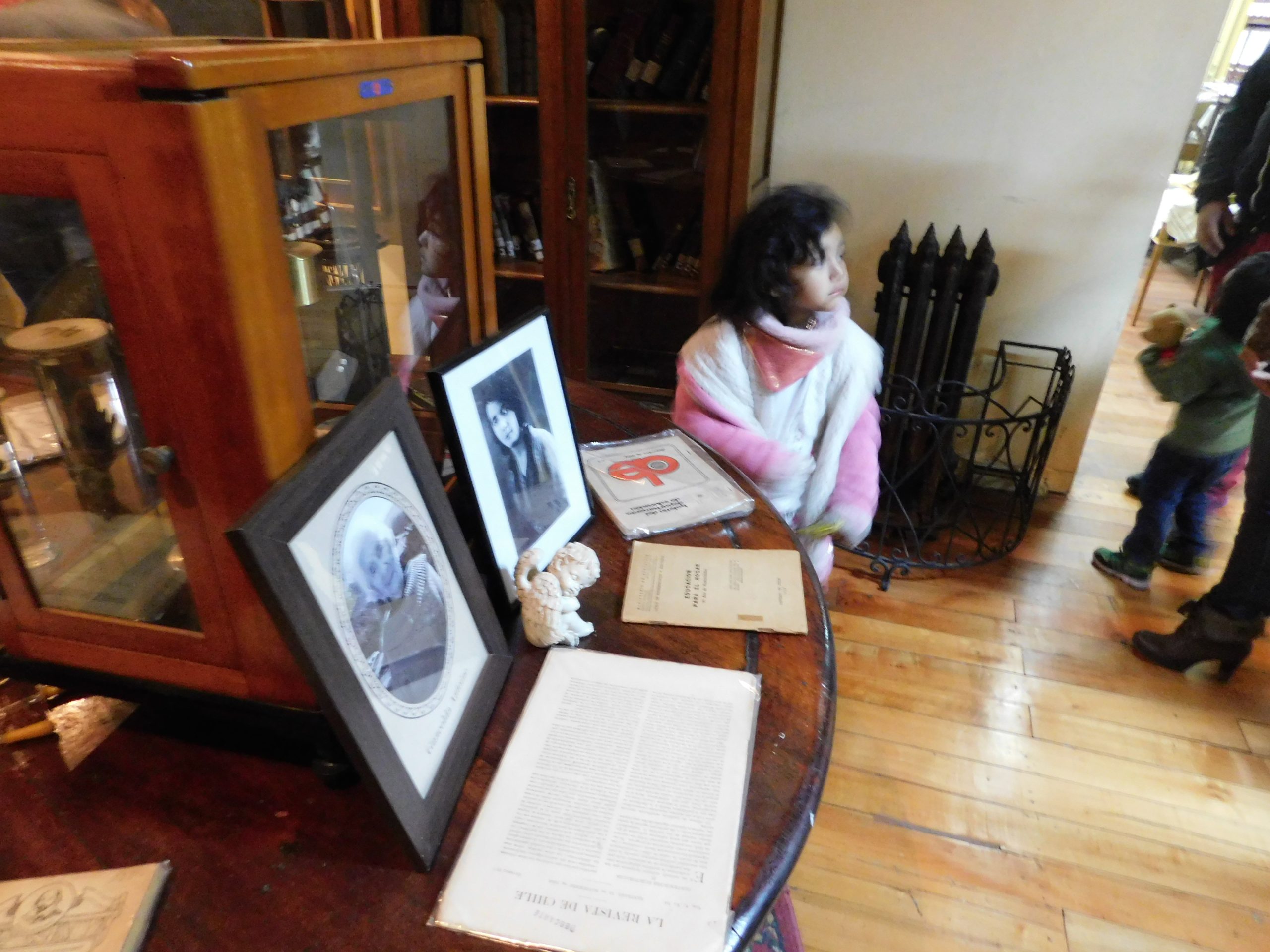 Más de 400 personas visitaron la UMCE en el Día del Patrimonio cultural UMCE — DSCN1378 37a scaled