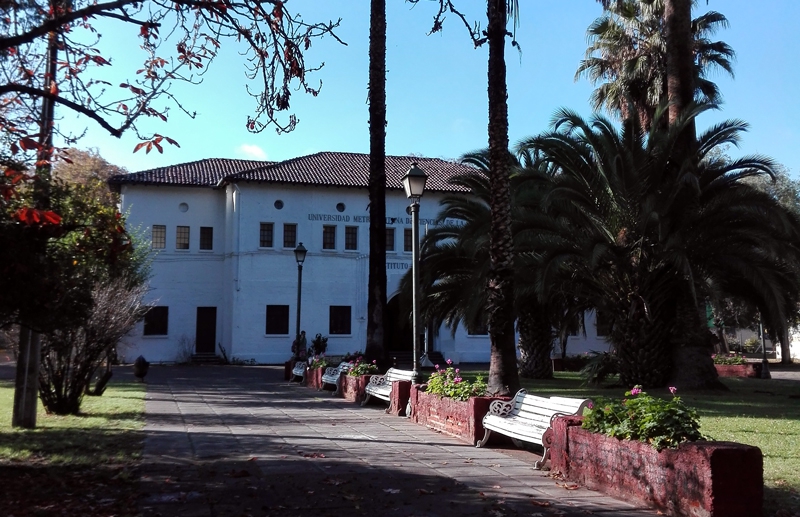 Comunicado: Rector Jaime Espinosa rechaza hechos de violencia en la UMCE y descarta autorización de ingreso de Carabineros al campus b6a0dcc56b3929e09dbe6dac6a4485bd 841