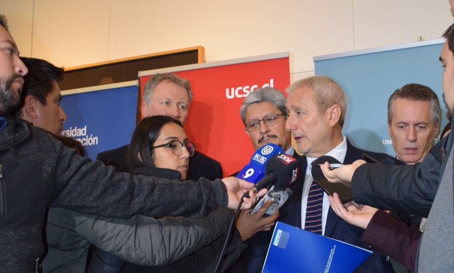 Vicepresidente ejecutivo del CRUCH por cambio curricular: “Hacemos un llamado a escuchar a las comunidades académicas y disciplinarias” ad187b5e7f02824c55aef6c62160239e 082