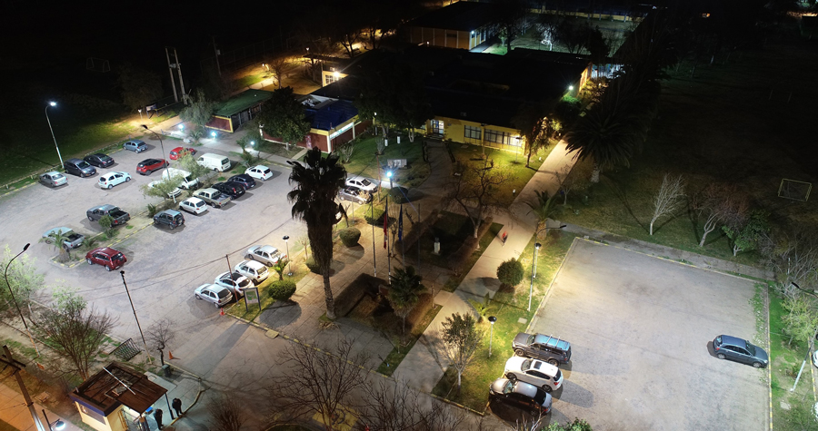 Iluminación sustentable en la UMCE: inversión por recambio y aumento de cobertura supera los 45 millones de pesos UMCE — luz3 4bf