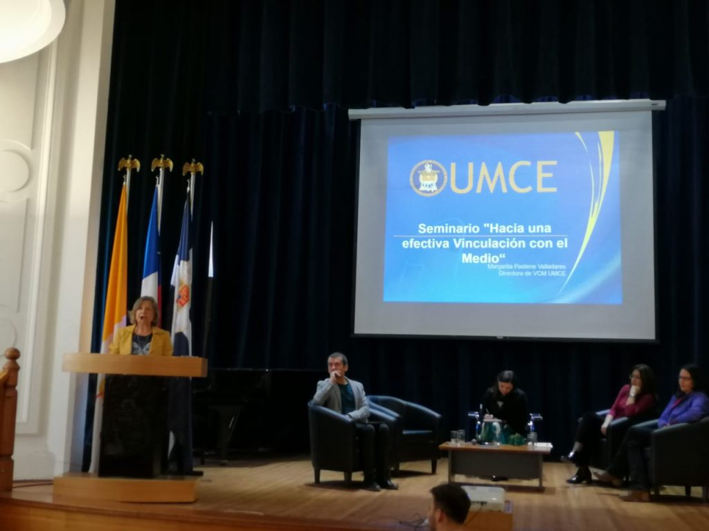 UMCE compartió experiencias de su modelo educativo en Seminario "Hacia una vinculación efectiva con el medio" 89f3c59ddc47758d75e04aa58eb7e461 279
