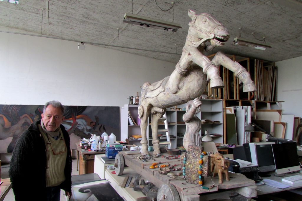 Foto de archivo: Visita al taller de Mario Toral, previa a la inauguración de la exposición de 2015