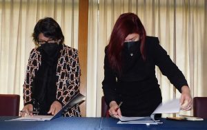 Noticias Rectora de la UMCE, Dra. Elisa Araya Cortez, y la directora de OEI Chile, Margarita Aravena Gaete.