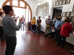 19b964e9a90a99cb5d565f422cac5a42 3e8