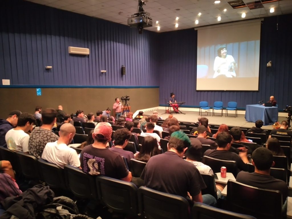 Masiva participación estudiantil marca desarrollo de XXI Jornadas de Estudiantes de Kinesiología UMCE 920ff72ebfa161115e98757aa3802606 b5e