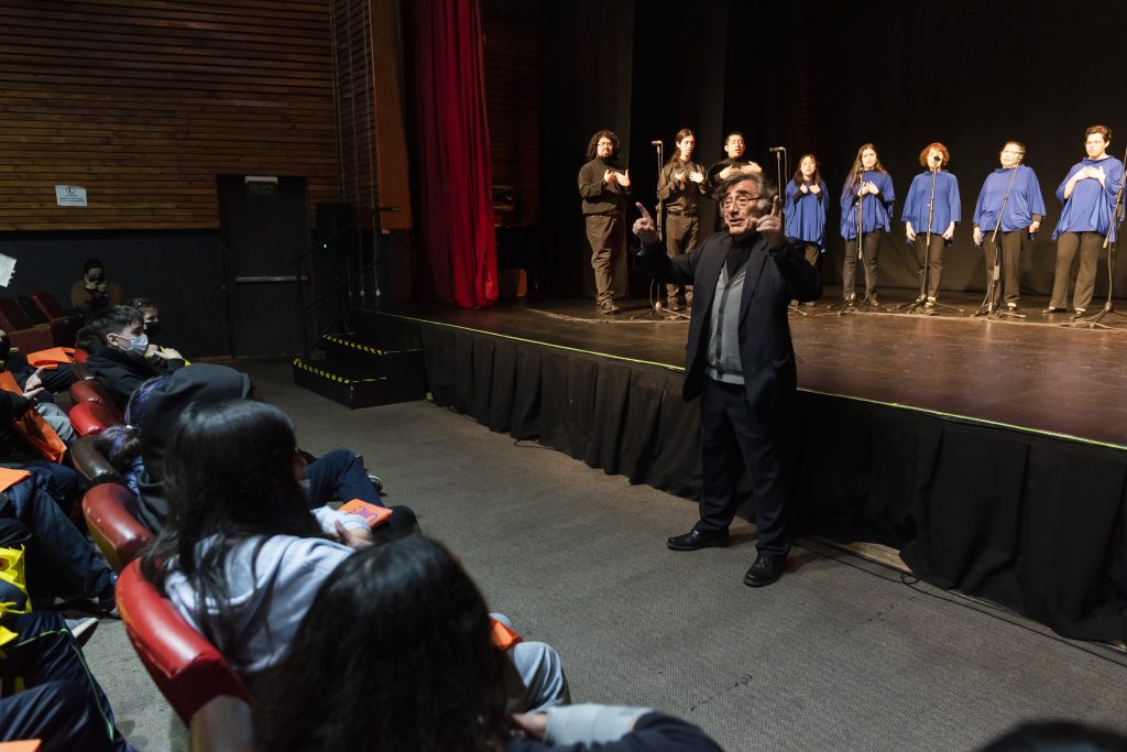 Con jornadas en dos comunas de Santiago finaliza circulación de proyecto de mediación artística de la UMCE eaf80b1a3859e30c573d8d43cac3c5c9 31a