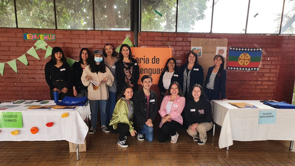 Con éxito culmina proyecto UMCE que impartió talleres de idiomas en establecimientos públicos de la RM 162542c63974f866af57eea7ccaad819 02a