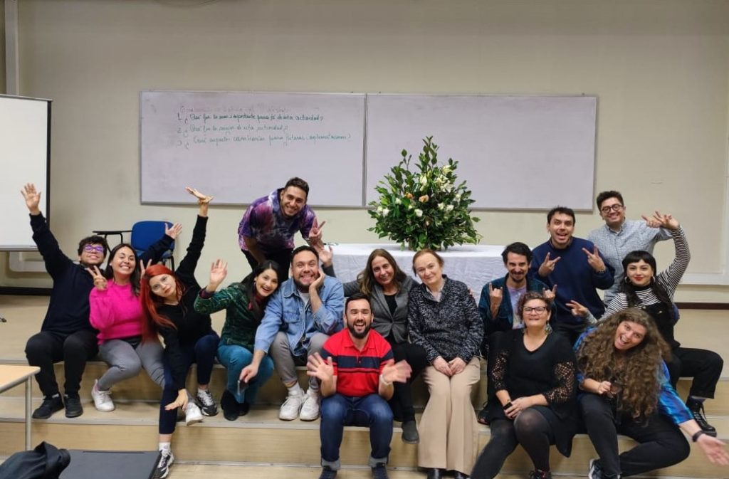 CIE-UMCE, USACH y UDP vinculan ciencia, arte y educación en Workshop Inmersión 4d236371af0c7d343a2b8a431af50882 525