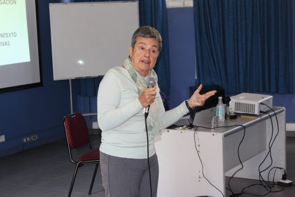 Dra. Nuria Solsona presenta conferencia sobre educación científica y género 205bca721172719462a4e1ef692283f7 efc