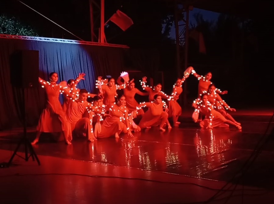 85b8411586b3a7072d48b22421d73033 02b