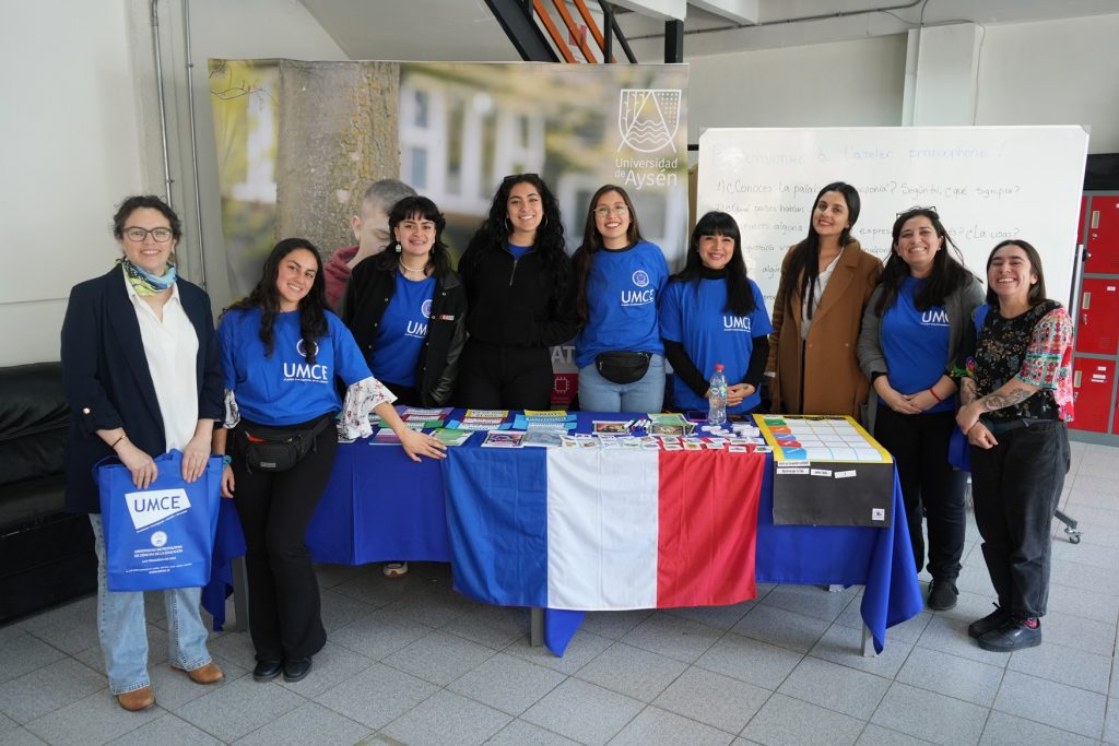 Estudiantes de Pedagogía en Francés desarrollan experiencia pedagógica en Coyhaique 9235e82b6a83a3f7f4988d5ef38e9803 969