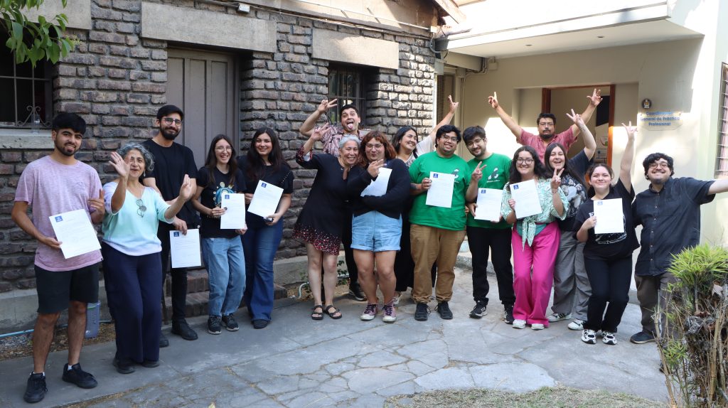 Profesores y profesoras en formación de la UMCE finalizan proceso de práctica con exitosos resultados d00a29dd85b2cb5422a2126e53c83a83 4cc