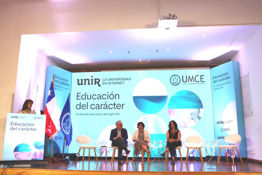 Más de 3 mil 500 personas participan de forma online y presencial en seminario sobre educación del carácter organizado por UMCE y UNIR b488823d8c08ca688296ee53ea9a1338 c11
