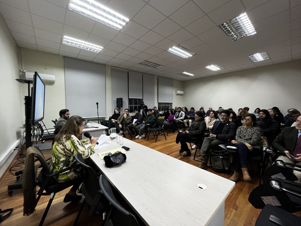 Postgrado UMCE inaugura su Año Académico 2025 con charla magistral de destacada investigadora Dra. Adriana Arpini 7d0a32e39bdf6286ed8d23e971d53c77 c30