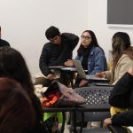 Más de cien egresados y egresadas UMCE se reúnen en jornadas de actualización docente j9