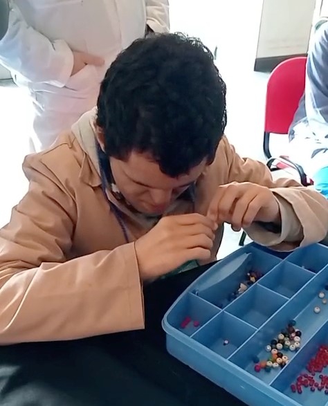 5f3d825f5b75f4300ee0a1b580f61437 835