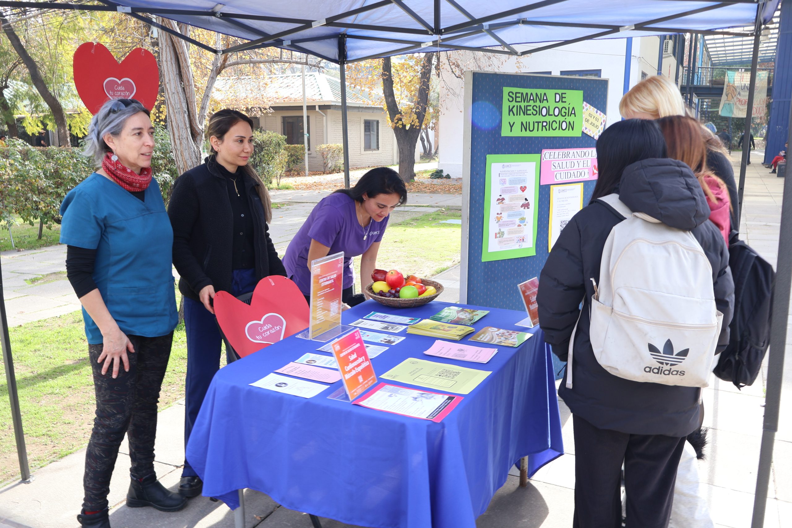 Fotografía de stand de la Semana de la Kinesiología y la Nutrición