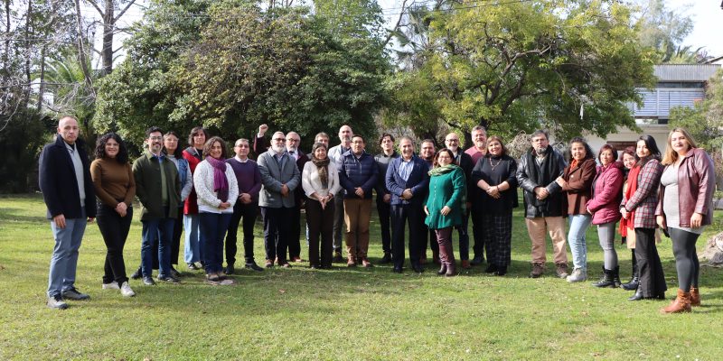 Integrantes del Consejo Universitario aparecen juntos y juntas en la primera sesión
