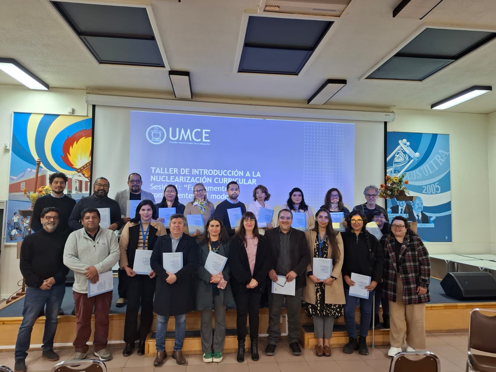 Fotografía representantes instituciones que participan en el Plan Atacama