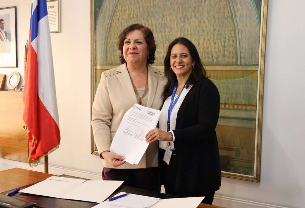 UMCE y SLEP Gabriela Mistral formalizan trabajo colaborativo a través de firma de convenio convenio gabrielamistral