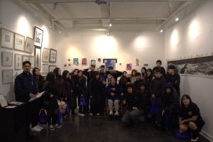Estudiantes del Liceo Enrique Bernstein participaron en la UMCE de la experiencia “Cuerpos que habitan huellas”