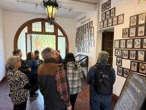 Exposición "Hojas de Parra"