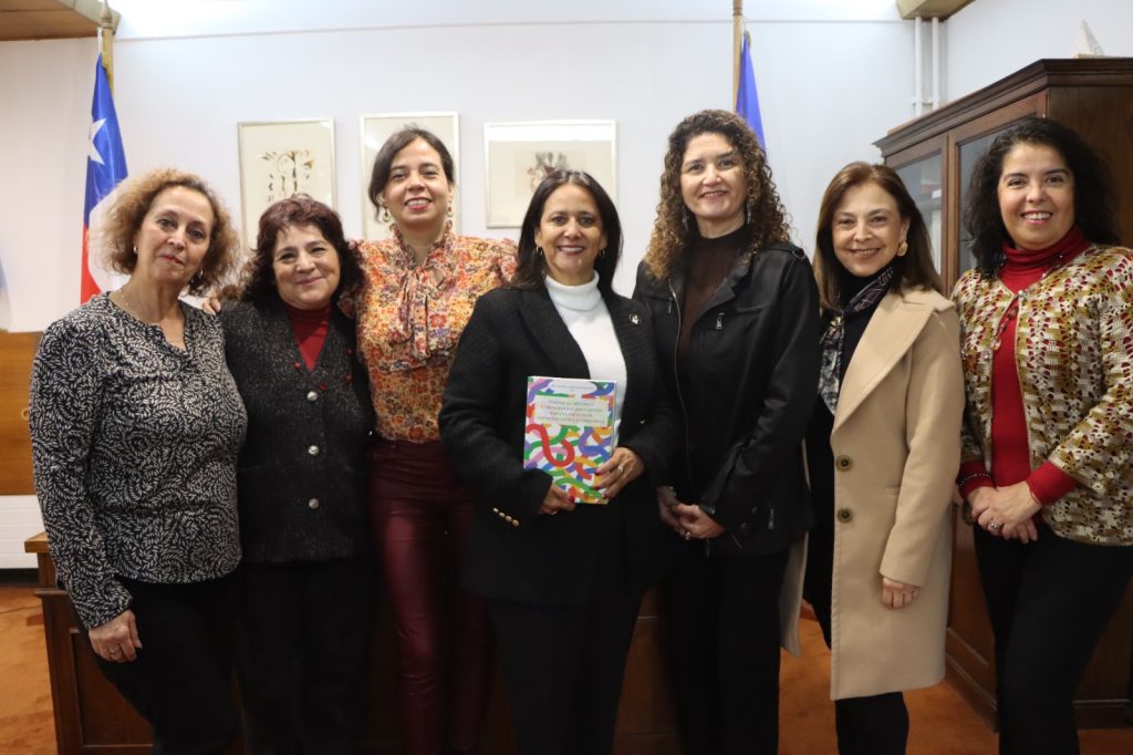Visita académica potencia la cooperación en educación inclusiva y tecnología entre la UMCE y la Universidad de Salamanca UMCE — WhatsApp Image 2026 06 05 at 5.11.09 PM