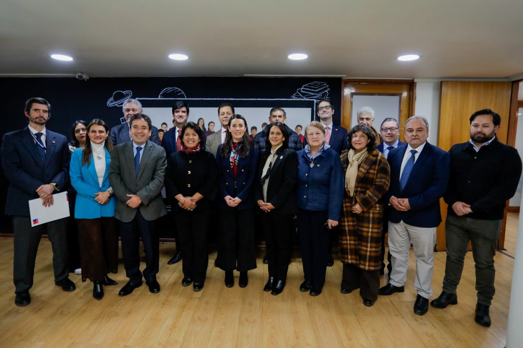 Rectora Solange Tenorio participa en sesión del Consejo Directivo del Plan Atacama ATACAMA
